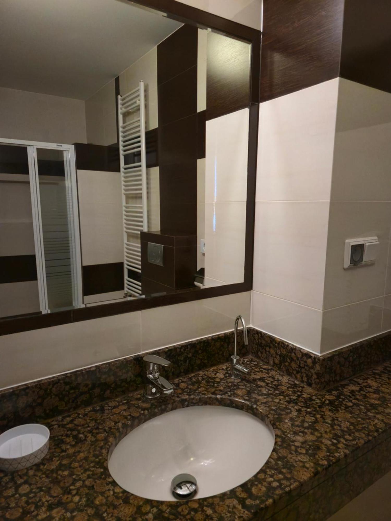 Hotel Dworski Galaktyczny Park Warzymice Eksteriør bilde