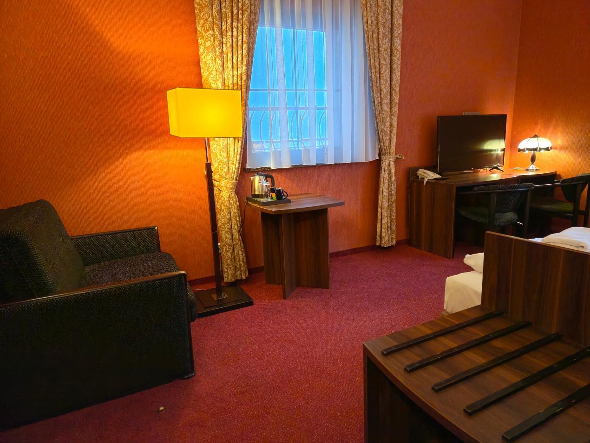 Hotel Dworski Galaktyczny Park Warzymice Eksteriør bilde