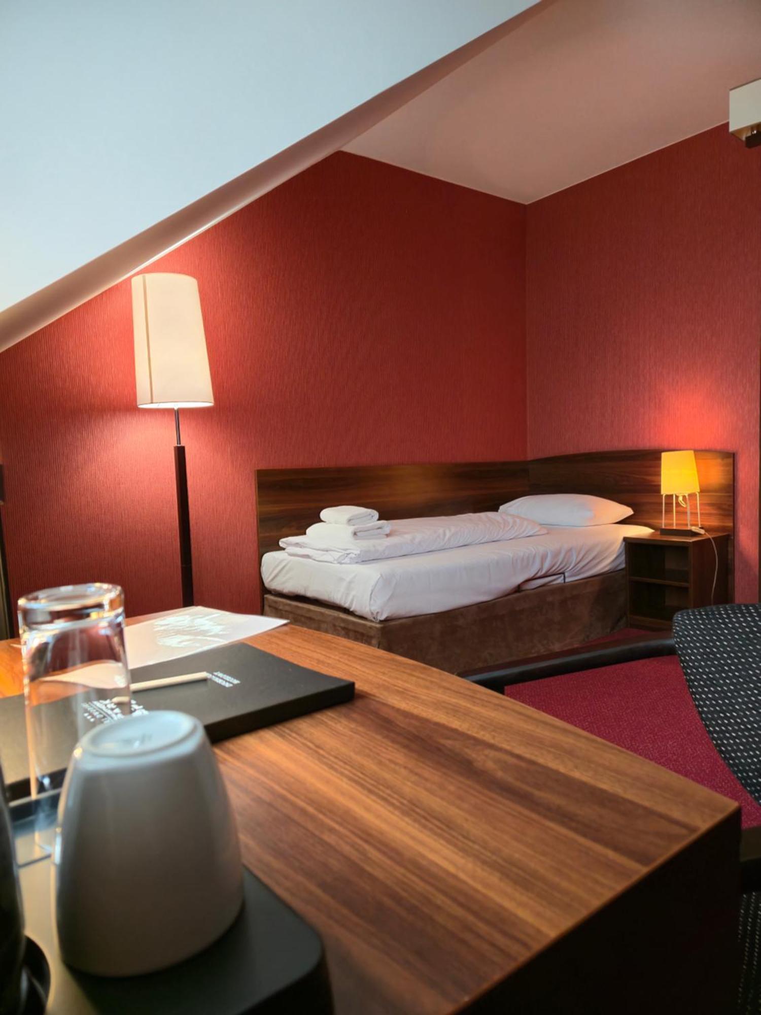 Hotel Dworski Galaktyczny Park Warzymice Eksteriør bilde